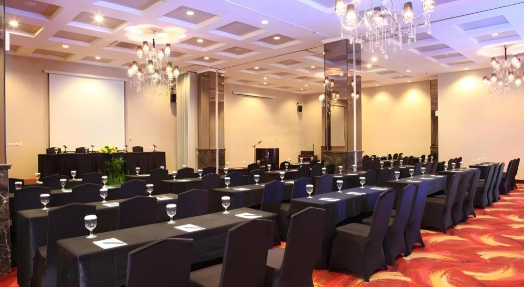 The Mirah Hotel Богор Екстериор снимка