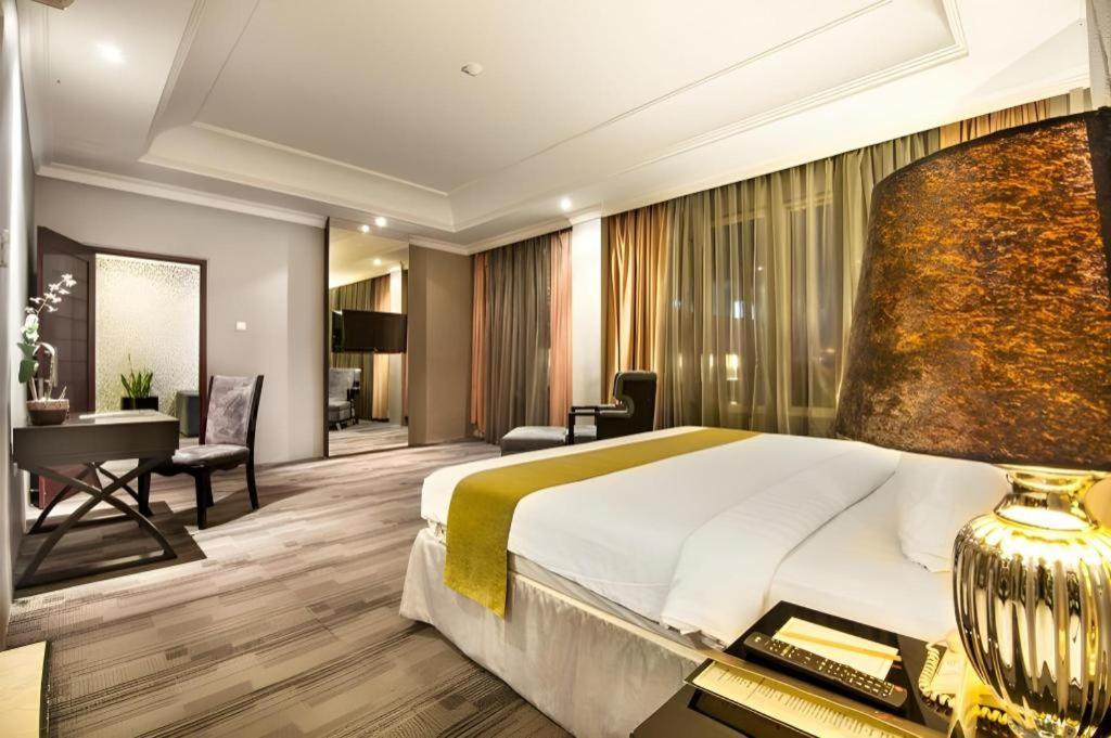 The Mirah Hotel Богор Екстериор снимка